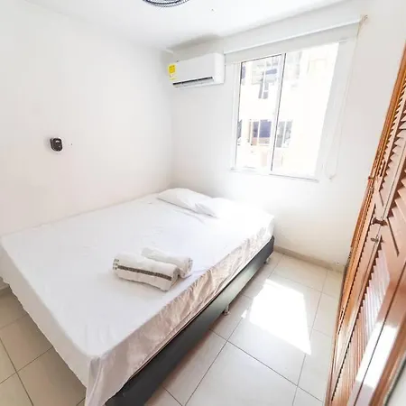 El Bendecido. Amplio Apartamento Entero Con Excelente Ubicacion Y Parqueadero Privado Gratis Las 24 Horas. *