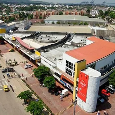 Apartment El Bendecido. Amplio Apartamento Entero Con Excelente Ubicacion Y Parqueadero Privado Gratis Las 24 Horas.