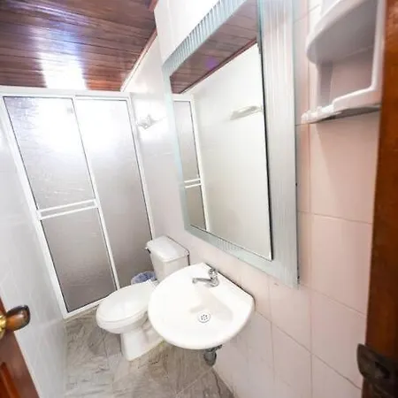 El Bendecido. Amplio Apartamento Entero Con Excelente Ubicacion Y Parqueadero Privado Gratis Las 24 Horas. * Cartagena