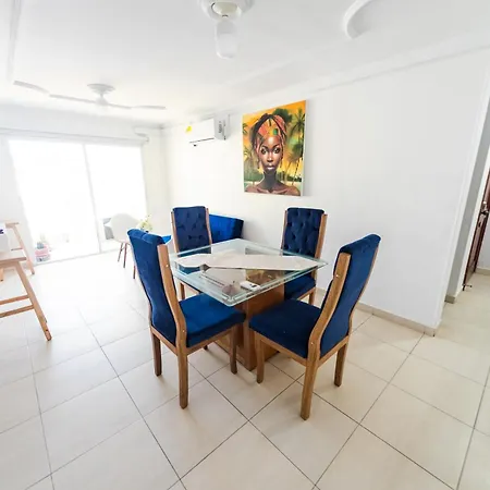 El Bendecido. Amplio Apartamento Entero Con Excelente Ubicacion Y Parqueadero Privado Gratis Las 24 Horas. Cartagena