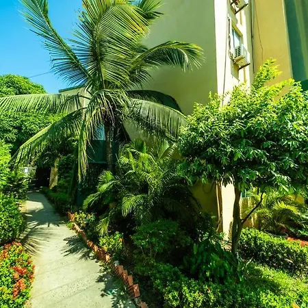 El Bendecido. Amplio Apartamento Entero Con Excelente Ubicacion Y Parqueadero Privado Gratis Las 24 Horas. Apartamento Cartagena