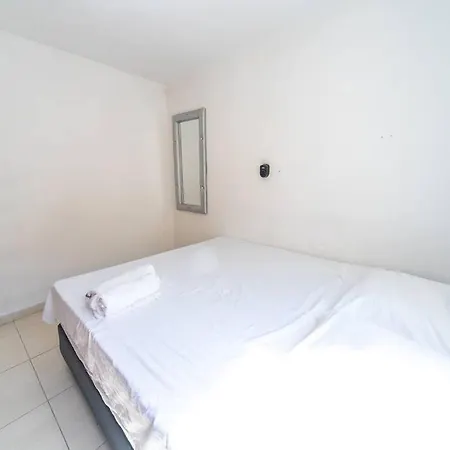 El Bendecido. Amplio Apartamento Entero Con Excelente Ubicacion Y Parqueadero Privado Gratis Las 24 Horas. Cartagena