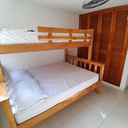 Apartamento El Bendecido. Amplio Apartamento Entero Con Excelente Ubicacion Y Parqueadero Privado Gratis Las 24 Horas.