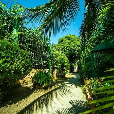 El Bendecido. Amplio Apartamento Entero Con Excelente Ubicacion Y Parqueadero Privado Gratis Las 24 Horas. Apartamento Cartagena