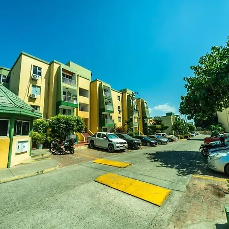 El Bendecido. Amplio Apartamento Entero Con Excelente Ubicacion Y Parqueadero Privado Gratis Las 24 Horas. Apartamento