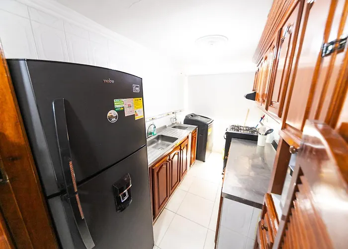 El Bendecido. Amplio Apartamento Entero Con Excelente Ubicacion Y Parqueadero Privado Gratis Las 24 Horas.