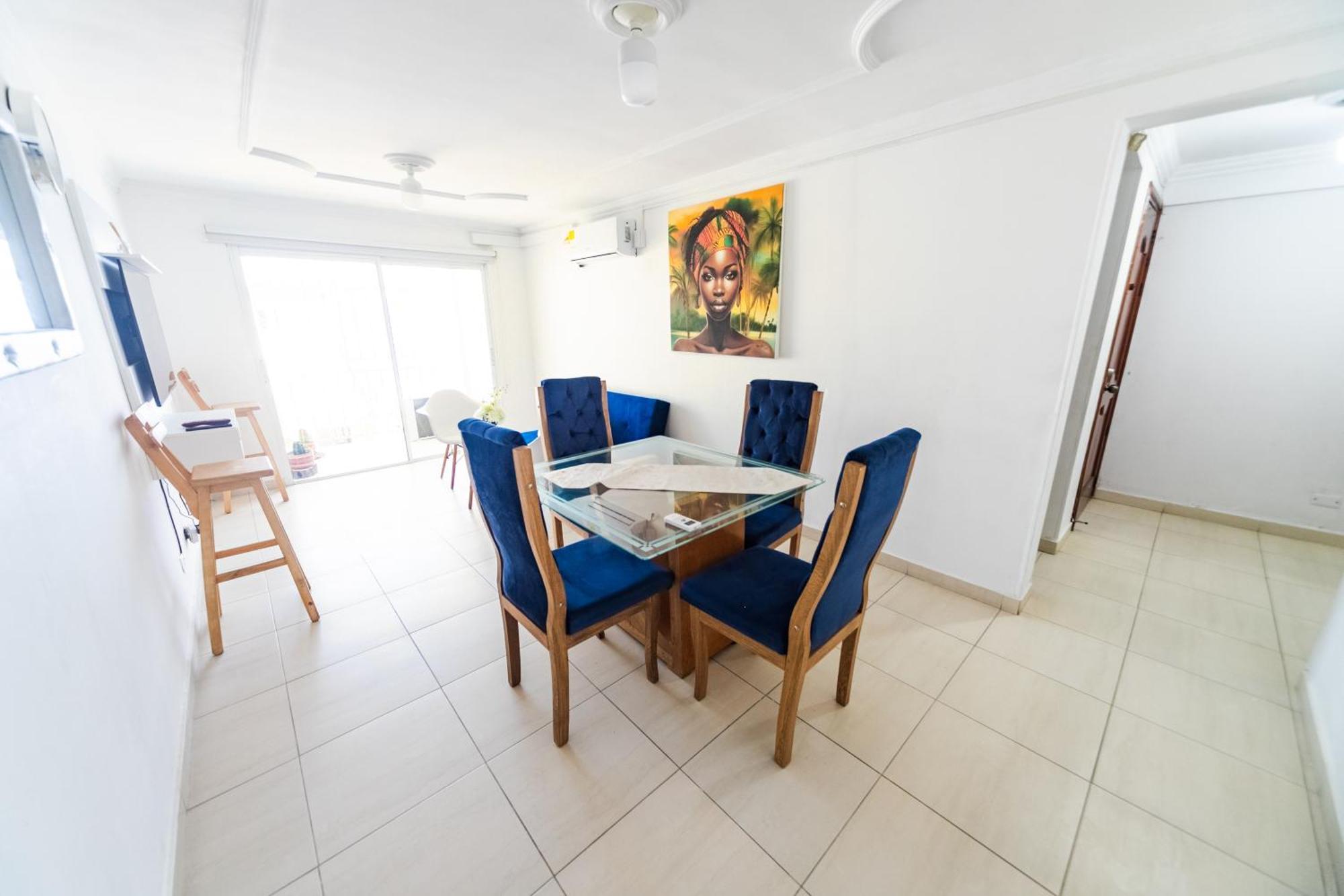 El Bendecido. Amplio Apartamento Entero Con Excelente Ubicacion Y Parqueadero Privado Gratis Las 24 Horas. Cartagena