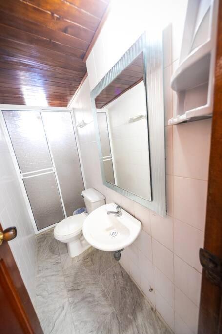 El Bendecido. Amplio Apartamento Entero Con Excelente Ubicacion Y Parqueadero Privado Gratis Las 24 Horas. * Cartagena
