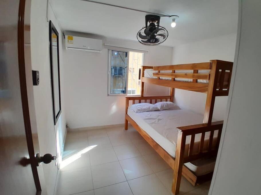 El Bendecido. Amplio Apartamento Entero Con Excelente Ubicacion Y Parqueadero Privado Gratis Las 24 Horas. *