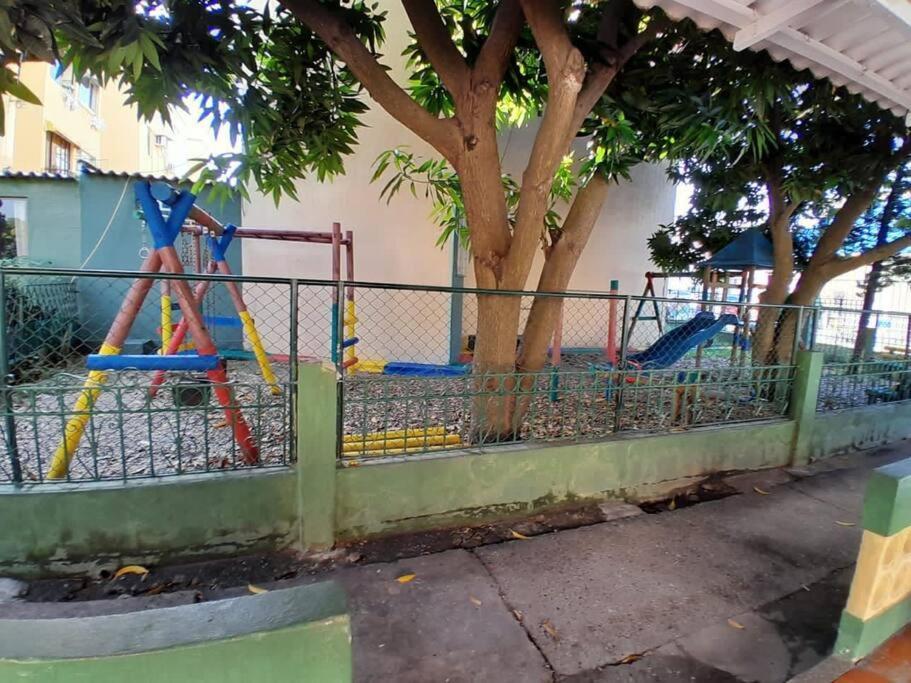 El Bendecido. Amplio Apartamento Entero Con Excelente Ubicacion Y Parqueadero Privado Gratis Las 24 Horas.