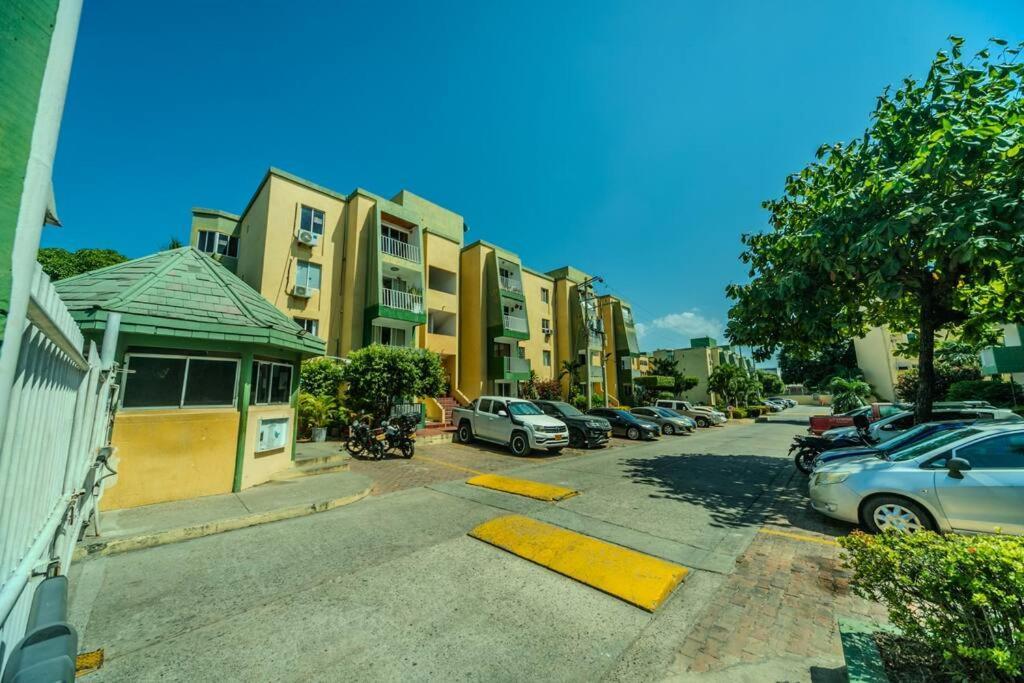 El Bendecido. Amplio Apartamento Entero Con Excelente Ubicacion Y Parqueadero Privado Gratis Las 24 Horas. * Cartagena