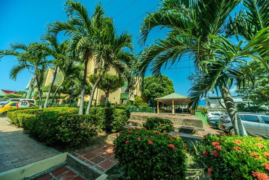 Apartamento El Bendecido. Amplio Apartamento Entero Con Excelente Ubicacion Y Parqueadero Privado Gratis Las 24 Horas. Cartagena