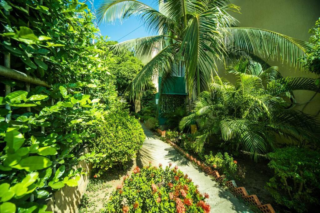 El Bendecido. Amplio Apartamento Entero Con Excelente Ubicacion Y Parqueadero Privado Gratis Las 24 Horas. Cartagena