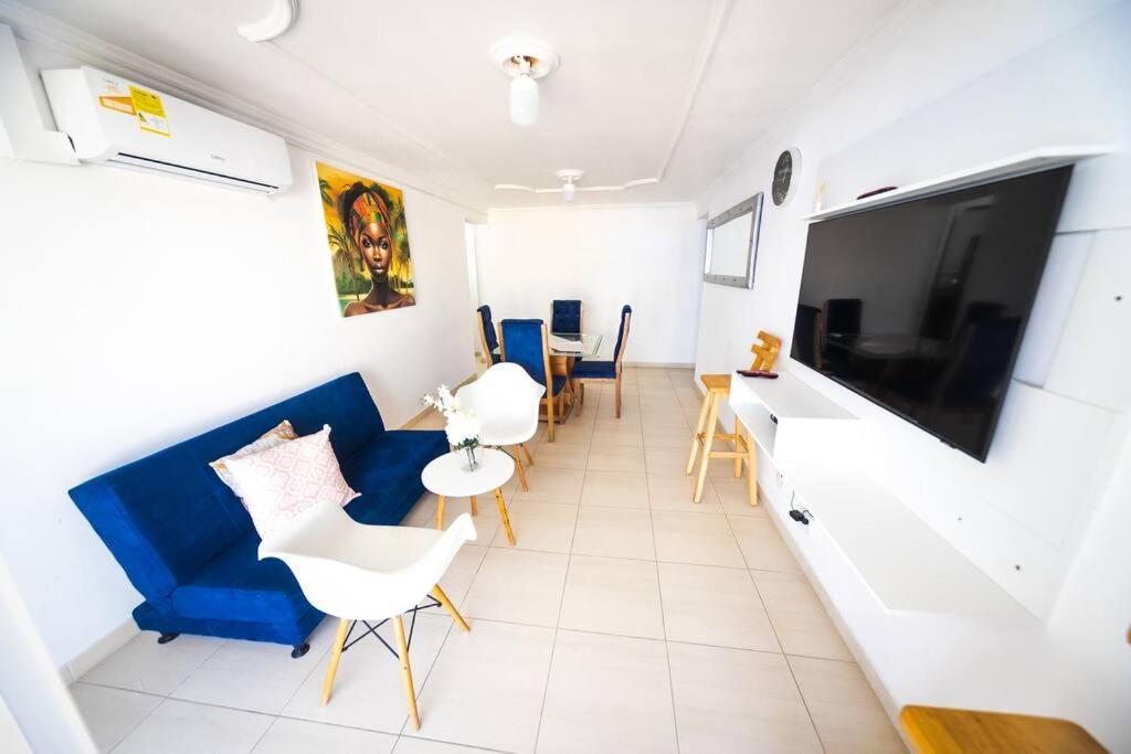 El Bendecido. Amplio Apartamento Entero Con Excelente Ubicacion Y Parqueadero Privado Gratis Las 24 Horas. Cartagena